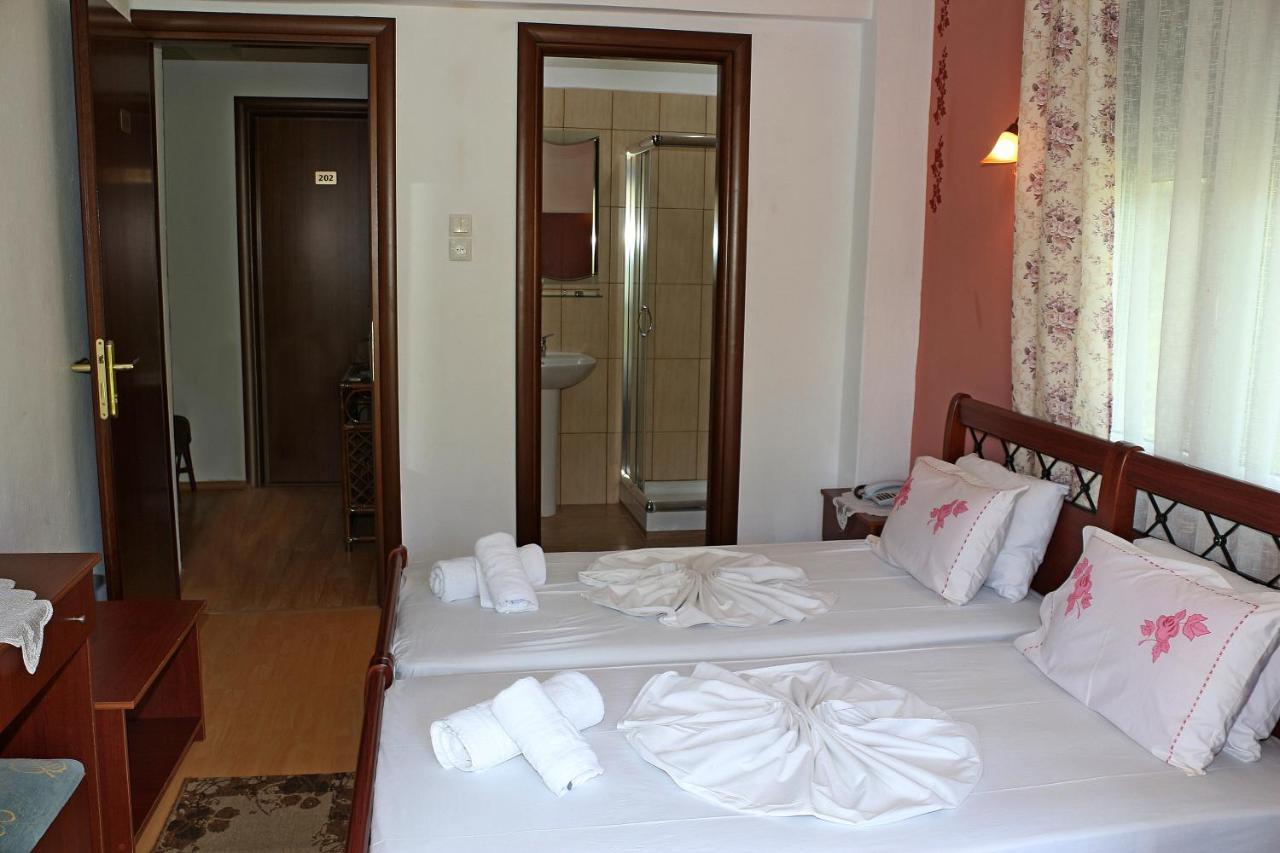 Kristal Hotel Prínos エクステリア 写真
