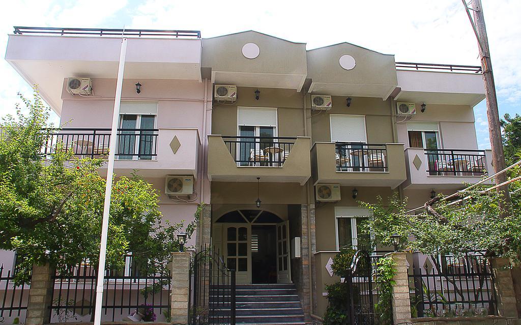 Kristal Hotel Prínos エクステリア 写真