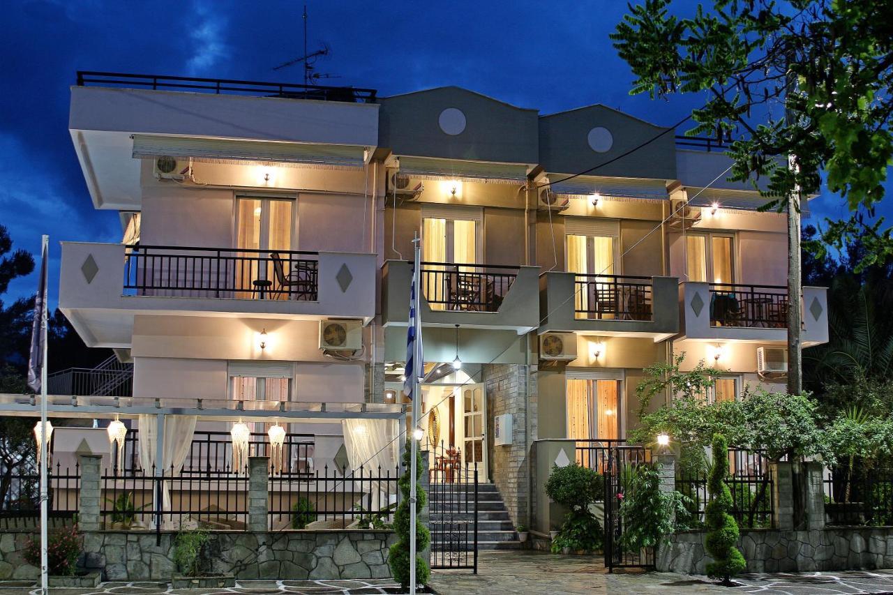 Kristal Hotel Prínos エクステリア 写真